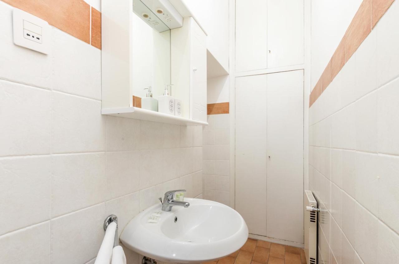 Riari 59 Rome Trastevere - Rome Vacation M&D ภายนอก รูปภาพ